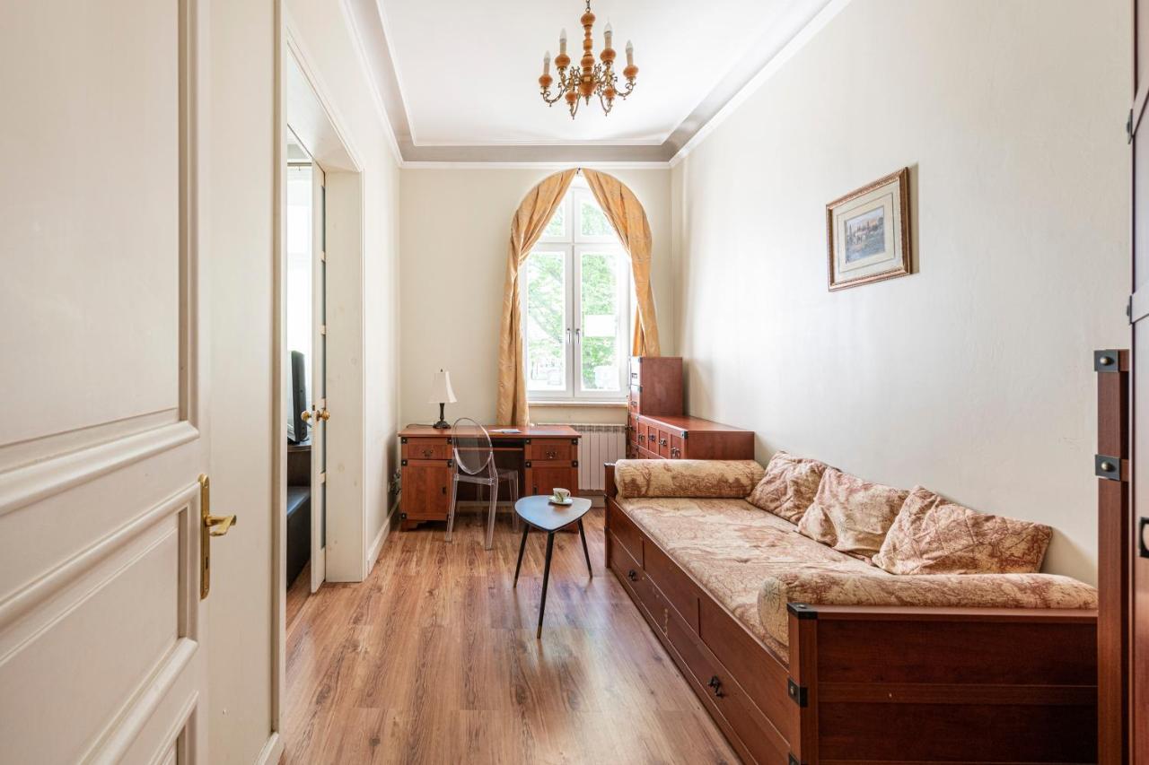 Park Apartment